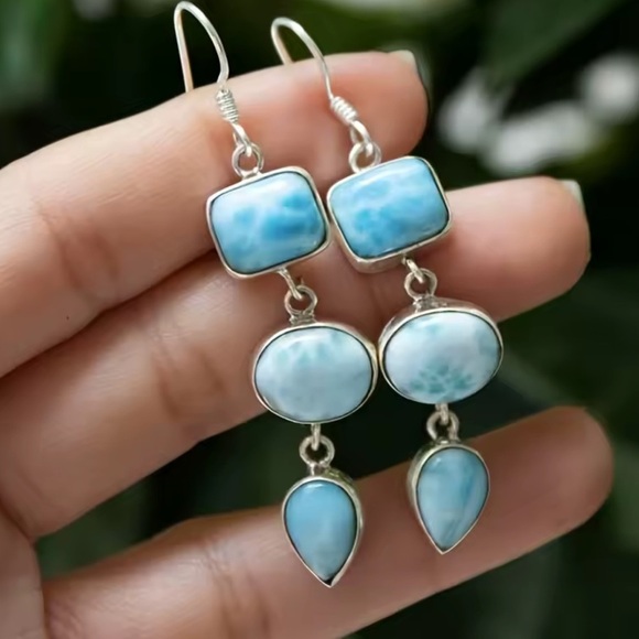Vintage Blue Stone Dangle Earrings - Picture 4 of 9